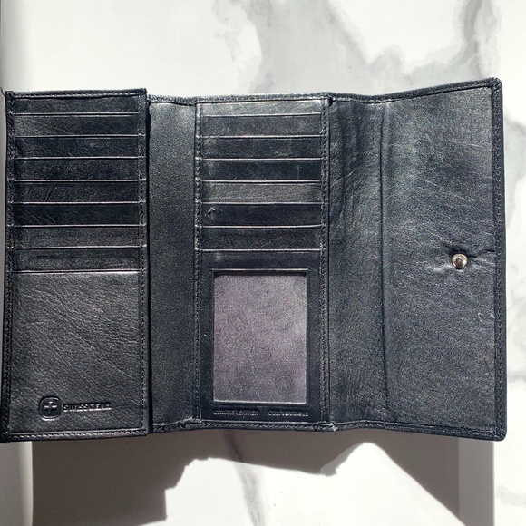 SwissGear | Wallet - Free with Purchase - Picture 2 of 6